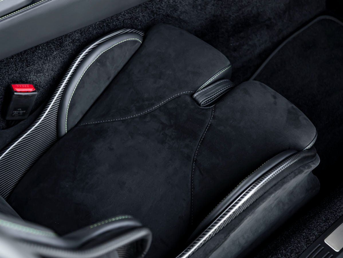 2025 Aston Martin Vantage Base