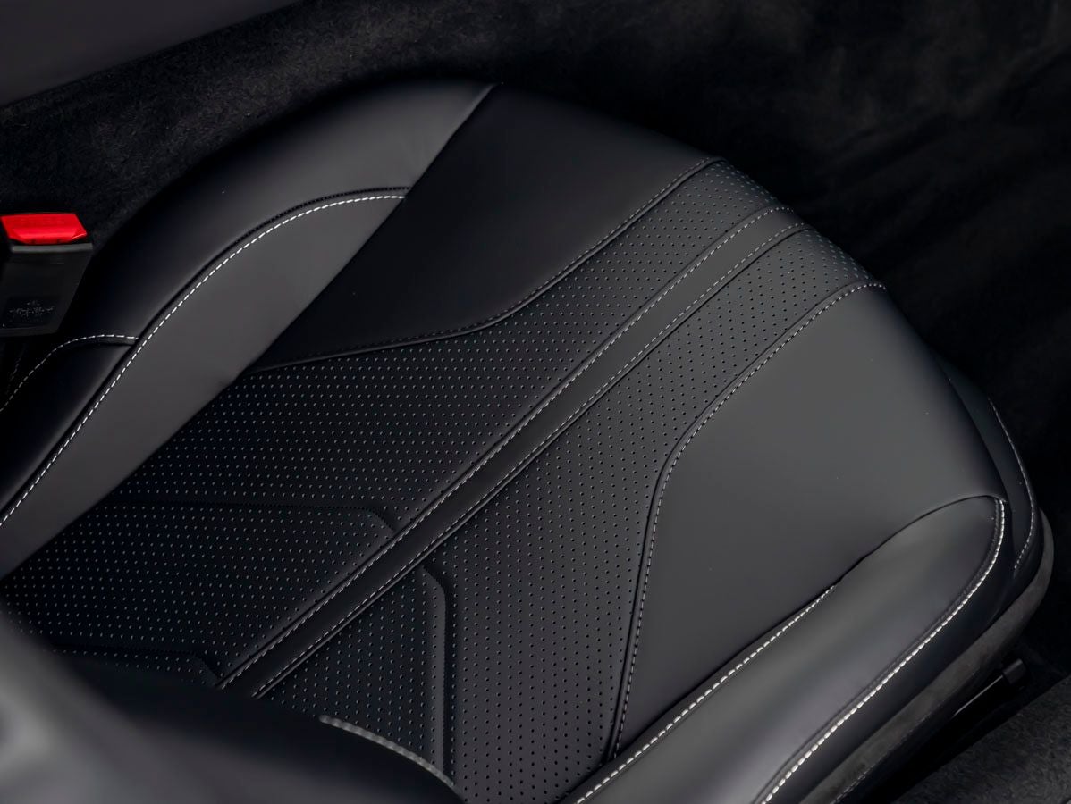 2026 Aston Martin Vantage Base