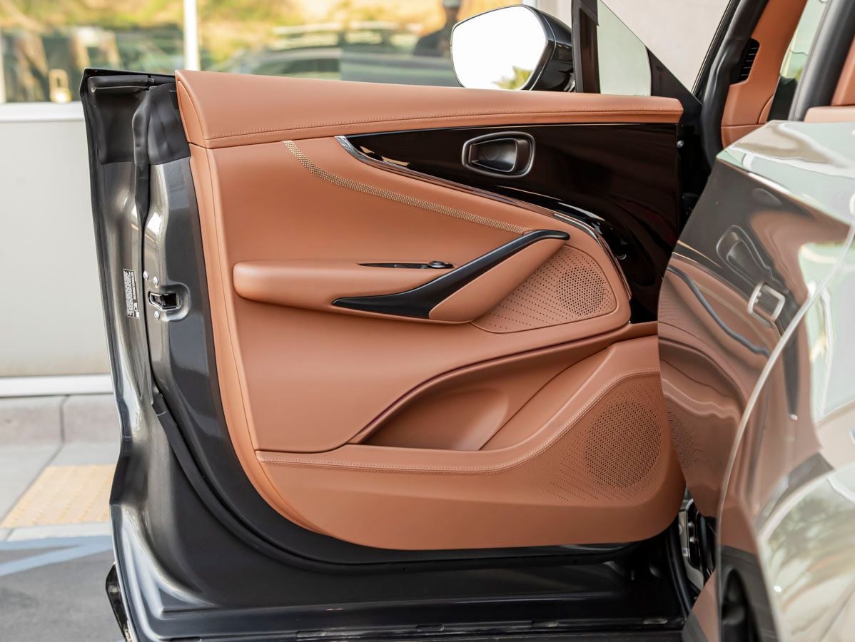 2026 Aston Martin DBX 707
