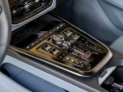 2025 Aston Martin DBX 707