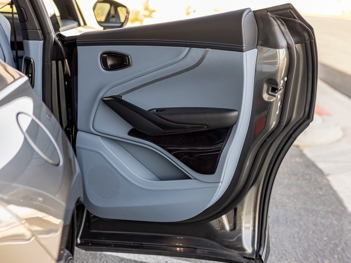 2025 Aston Martin DBX 707