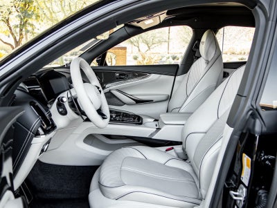 2025 Aston Martin DBX 707