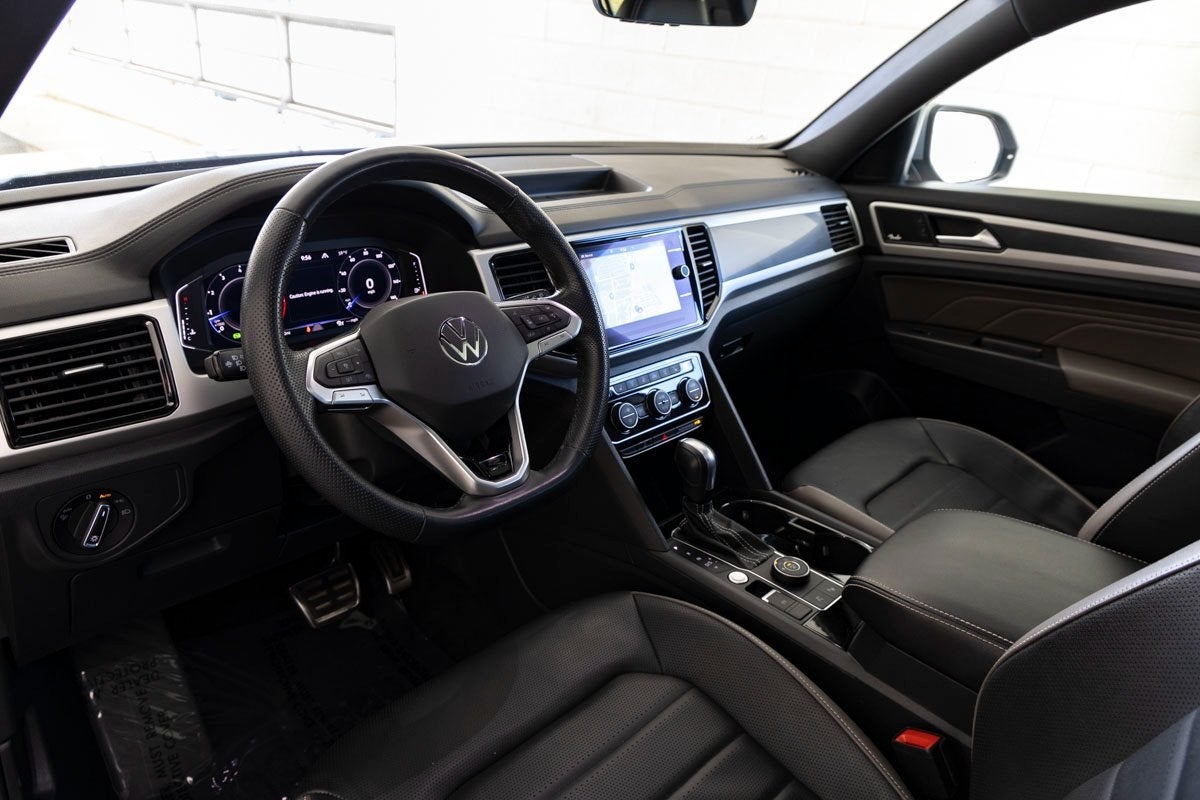 2022 Volkswagen Atlas Cross Sport 3.6L V6 SEL Premium R-Line