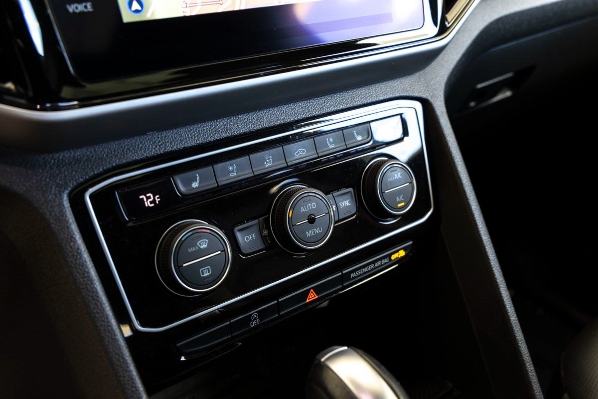 2022 Volkswagen Atlas Cross Sport 3.6L V6 SEL Premium R-Line