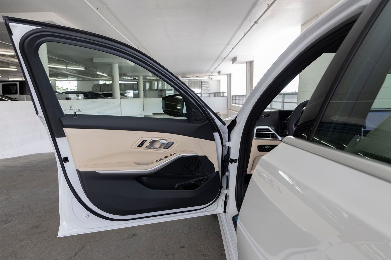 2026 BMW 330i 330i