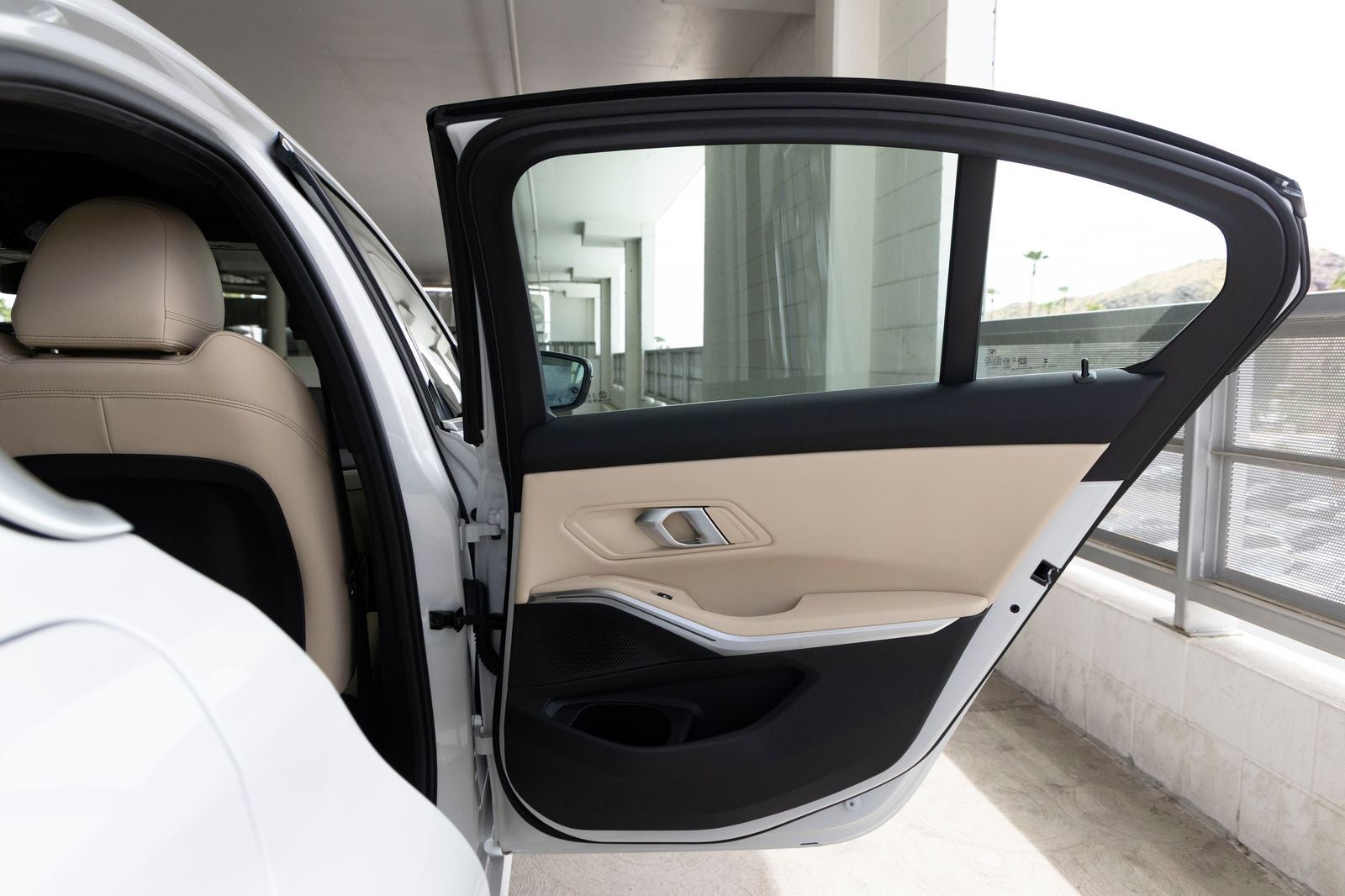 2026 BMW 330i 330i