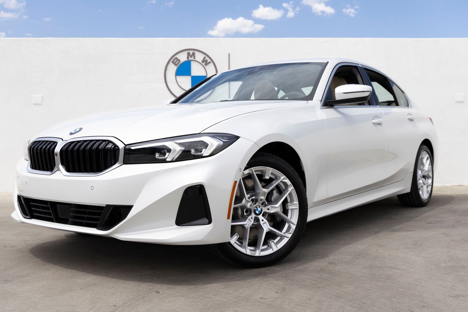 2026 BMW 330i 330i
