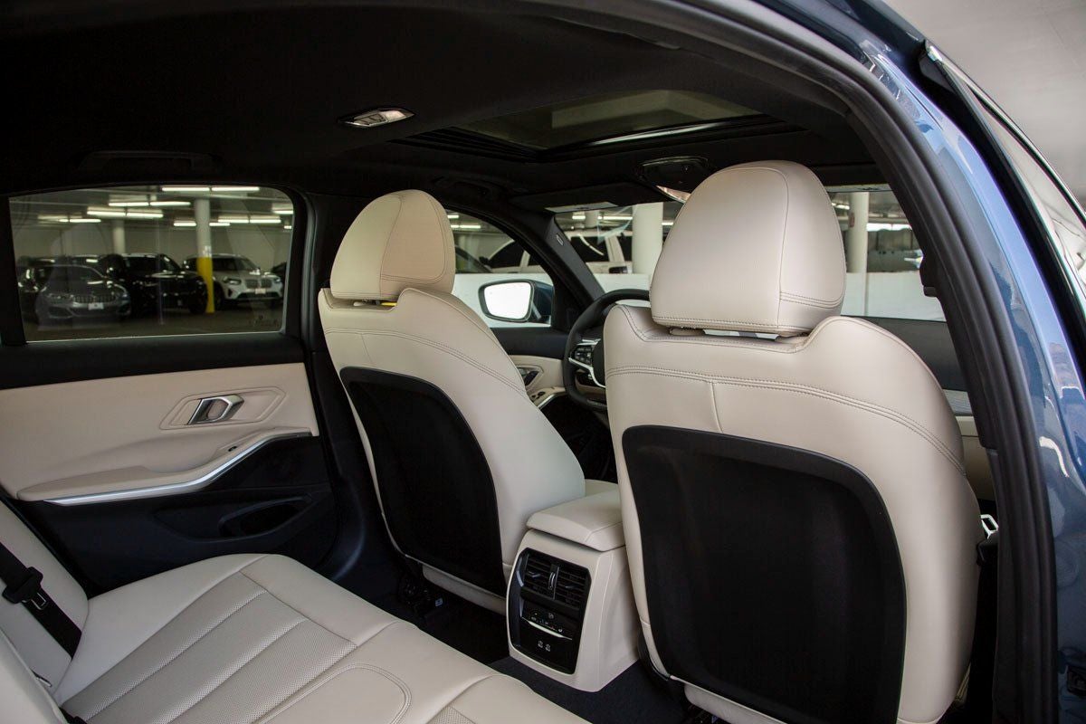 2026 BMW 330i 330i