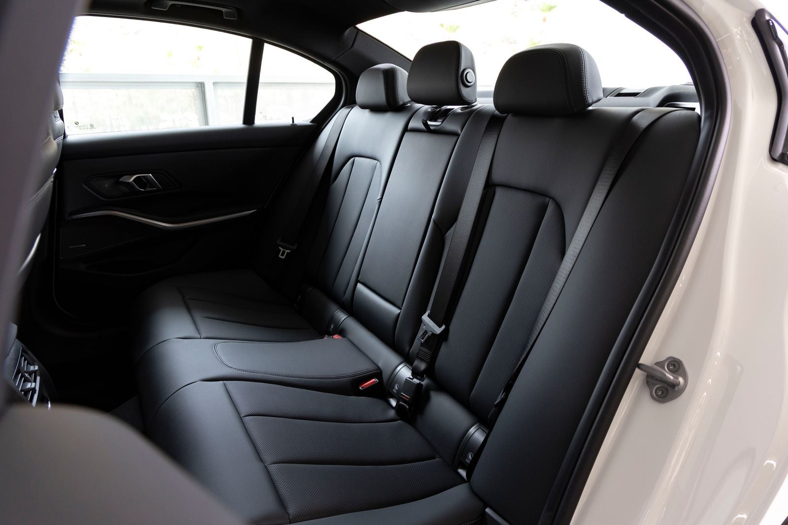 2026 BMW 330i 330i