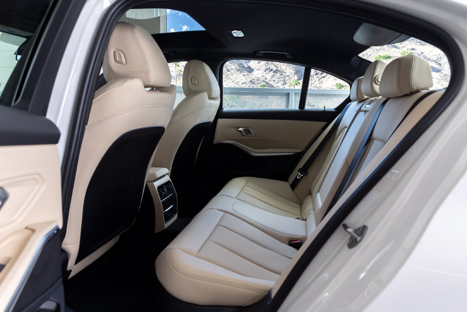 2026 BMW 330i 330i