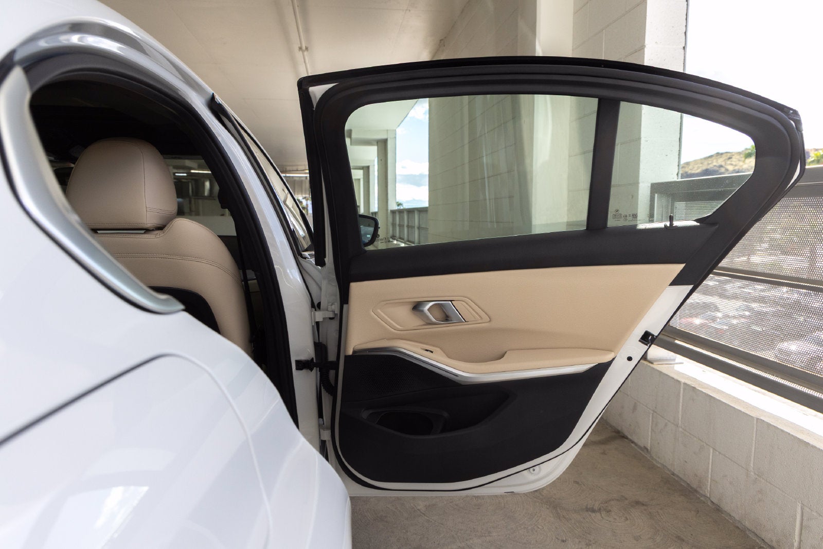 2026 BMW 330i 330i