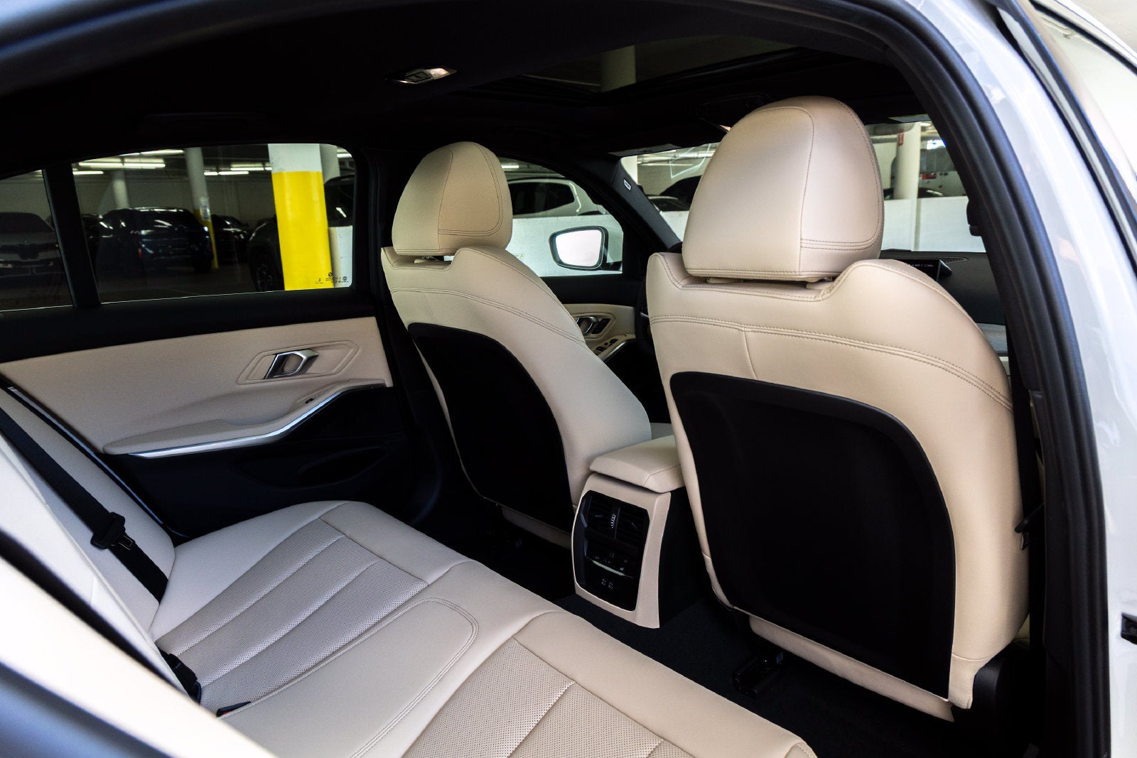 2026 BMW 330i 330i
