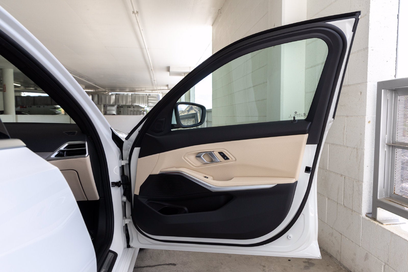 2026 BMW 330i 330i
