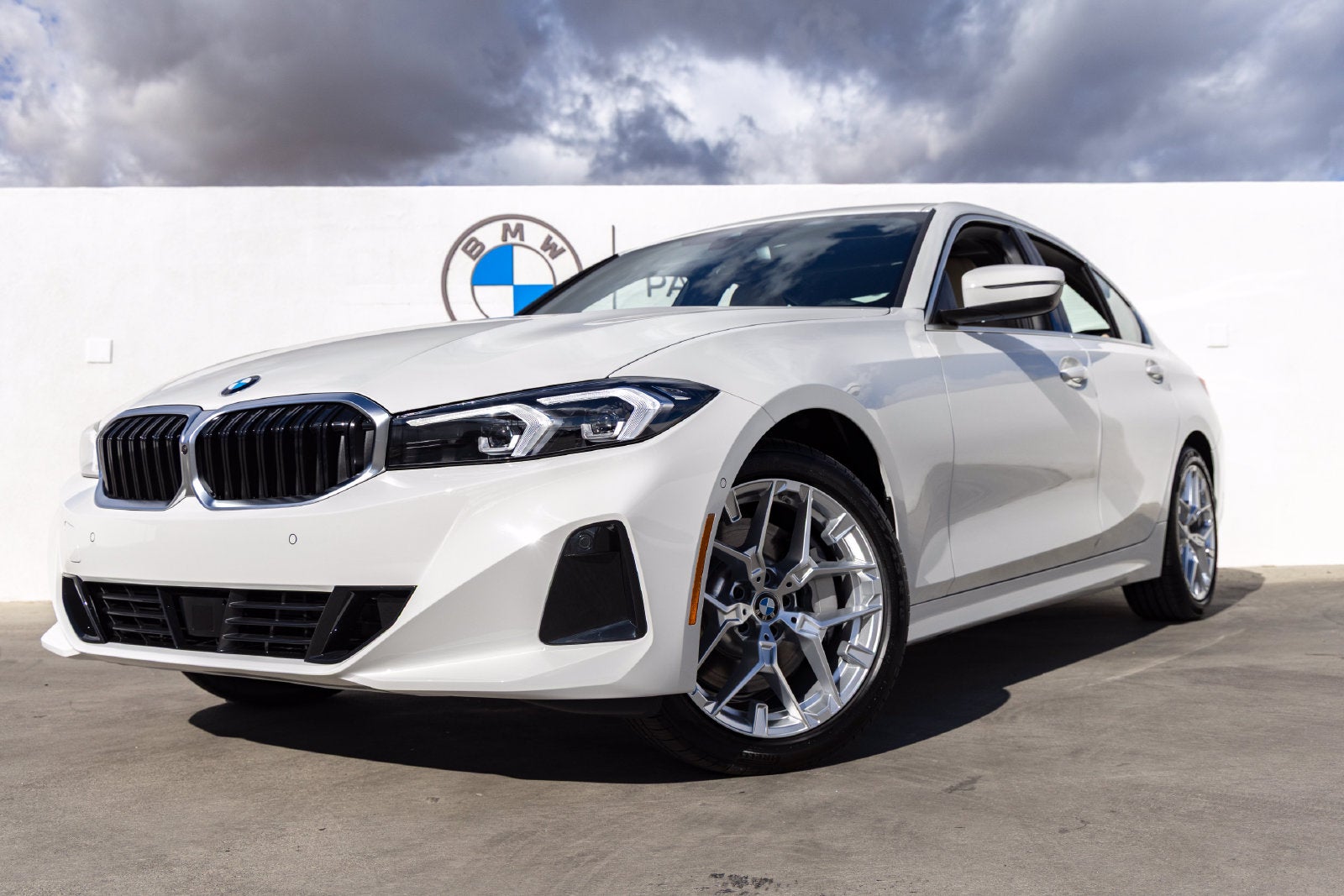 2026 BMW 330i 330i