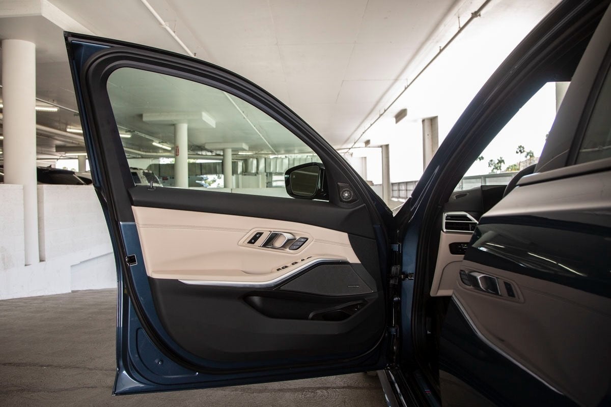 2025 BMW 3 Series 330i