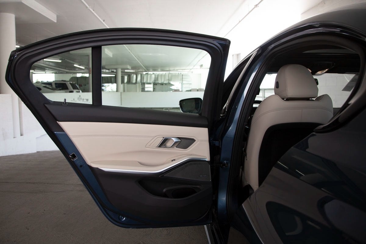 2025 BMW 3 Series 330i