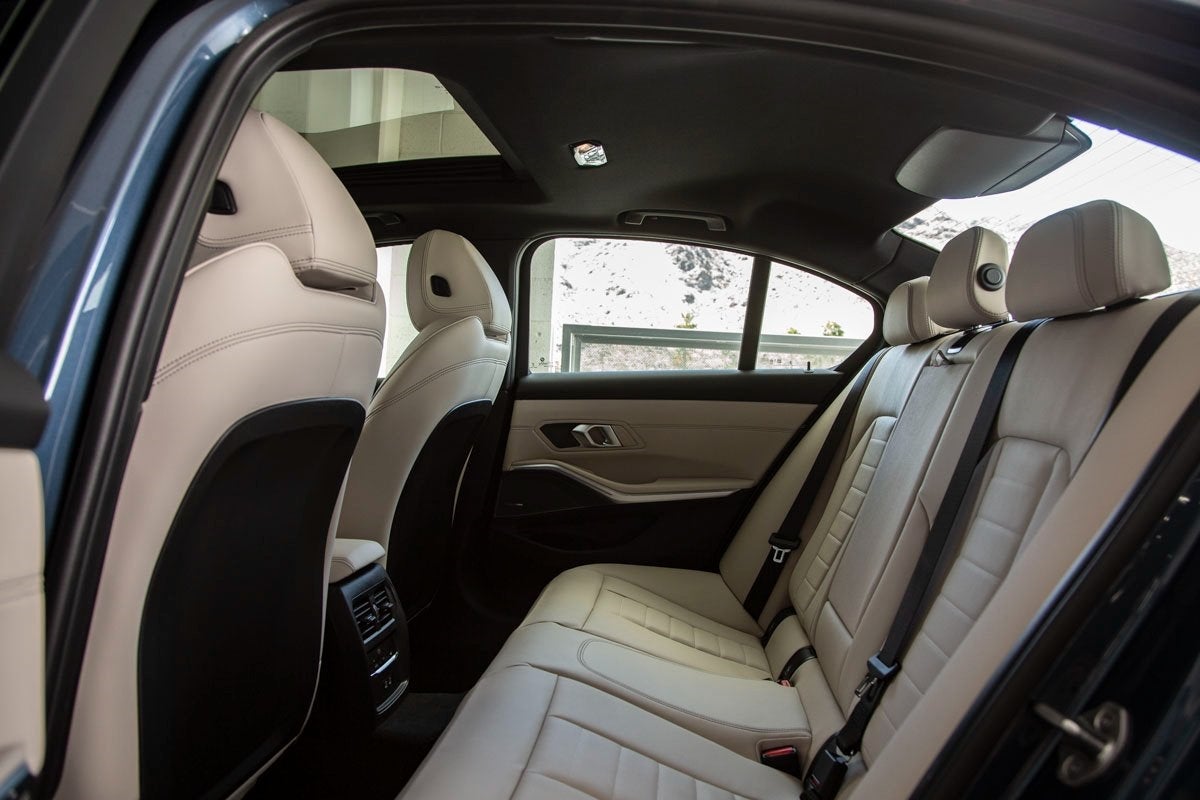 2025 BMW 3 Series 330i