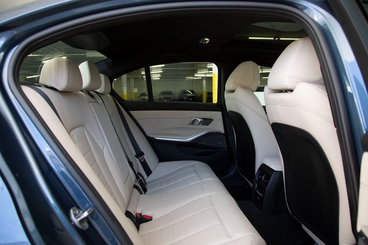 2025 BMW 3 Series 330i