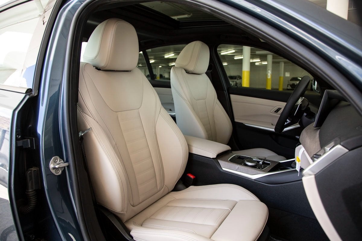 2025 BMW 3 Series 330i