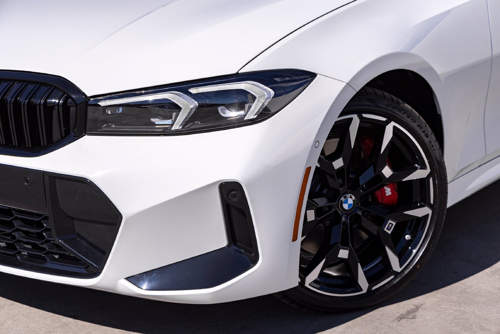 2026 BMW 330i 330i