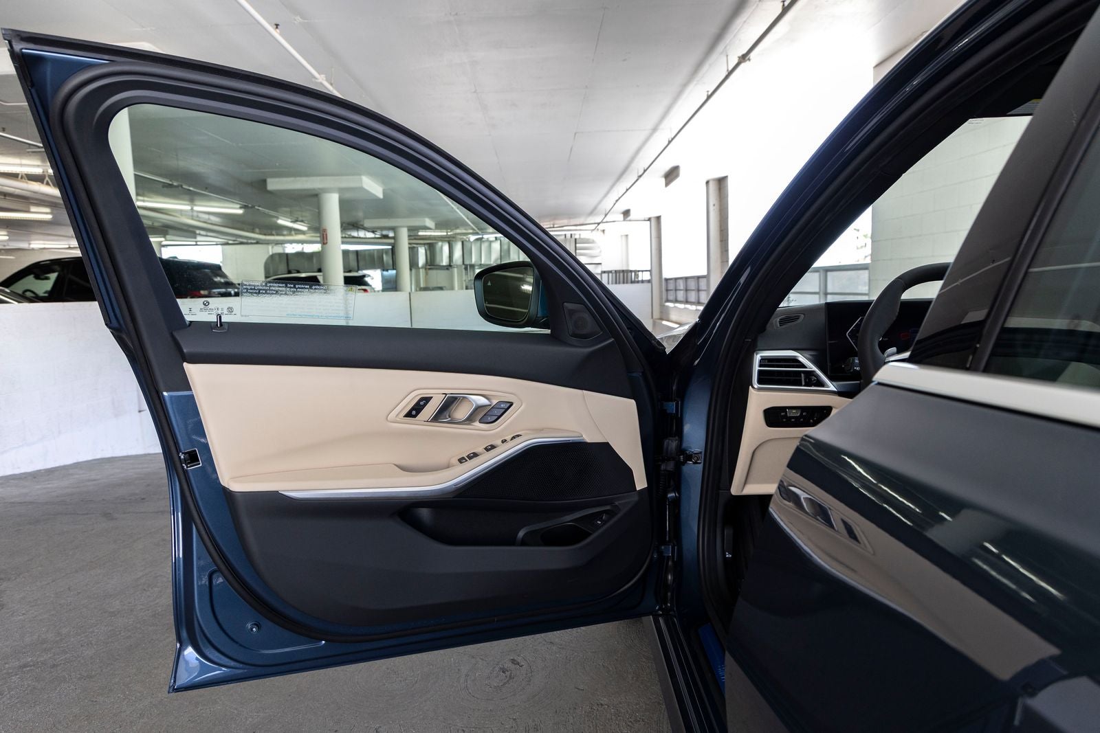 2026 BMW 330i 330i