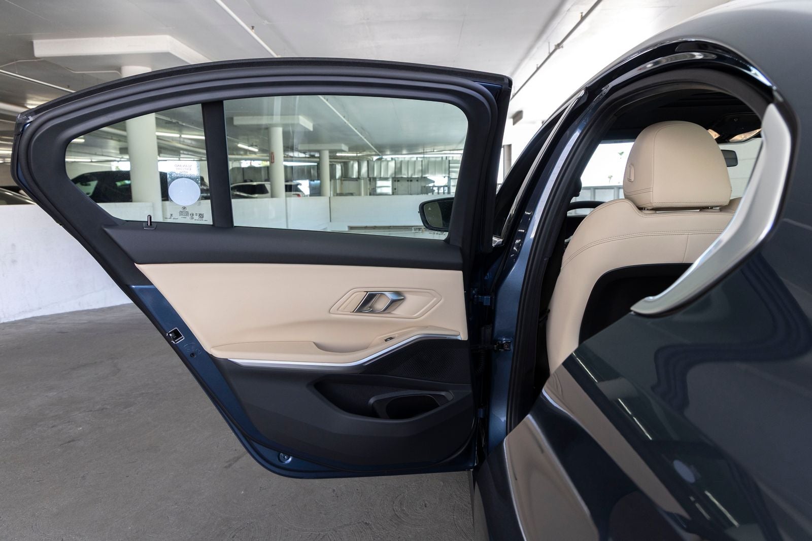 2026 BMW 330i 330i