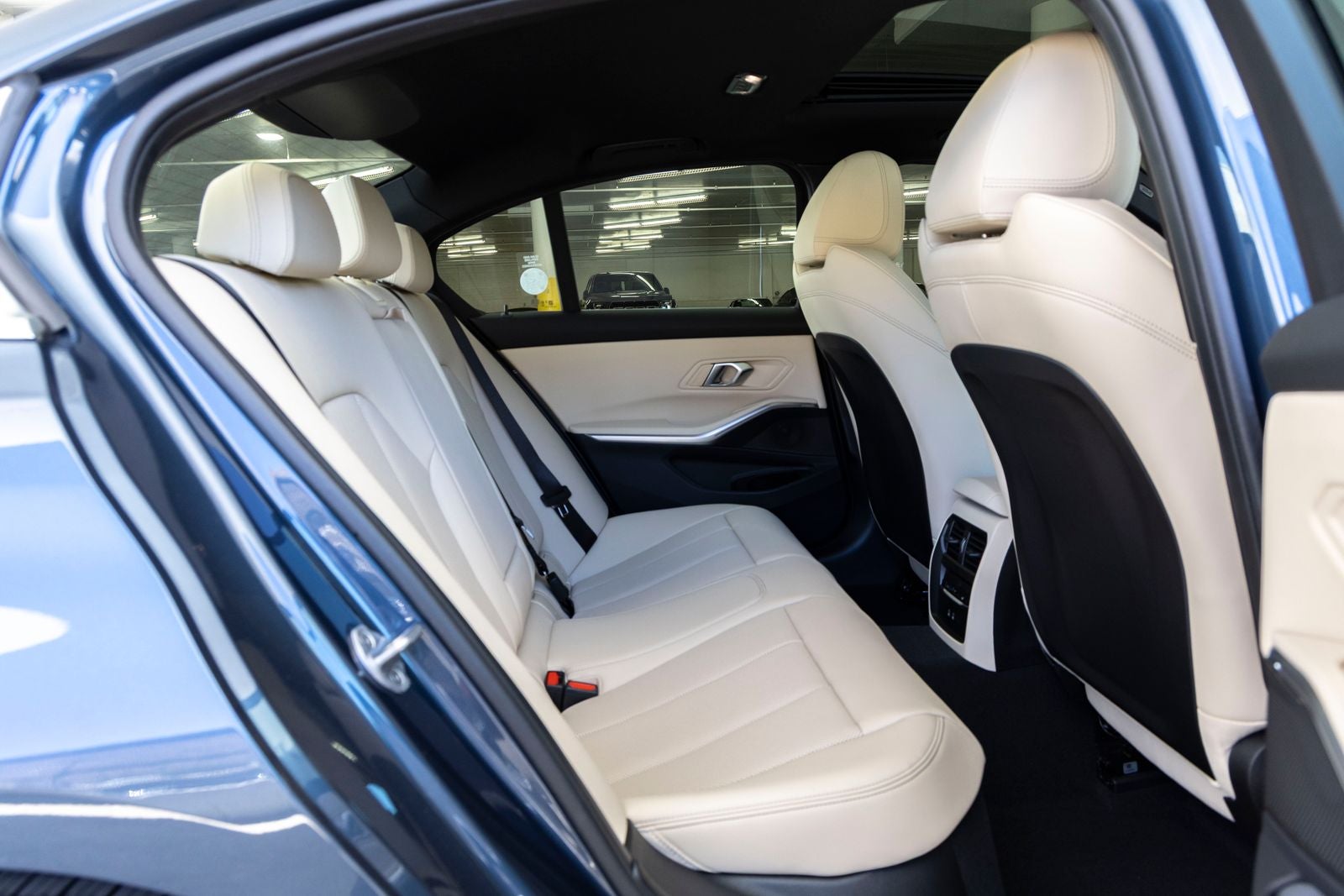 2026 BMW 330i 330i