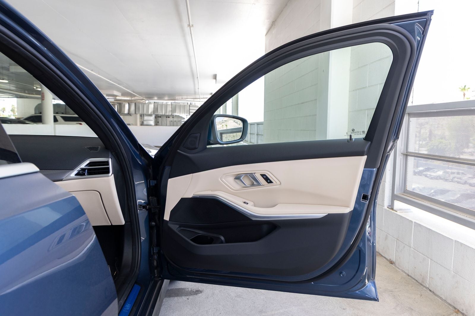 2026 BMW 330i 330i