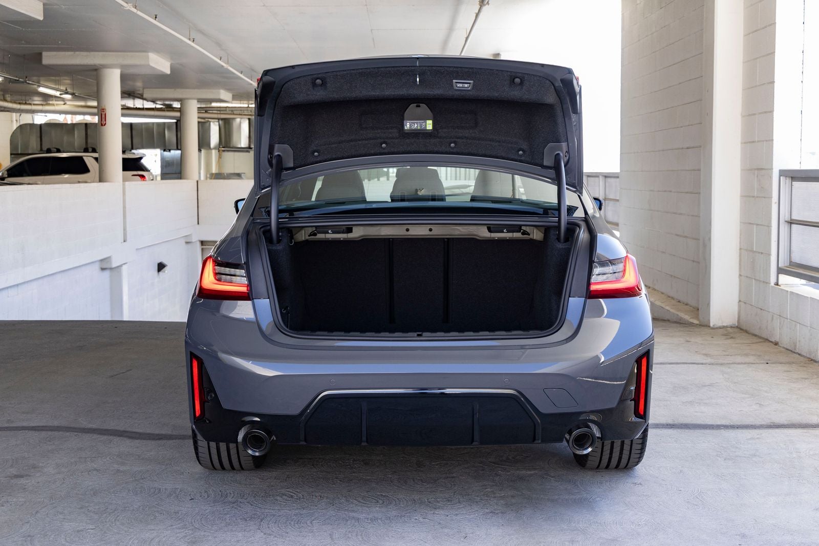 2026 BMW 330i 330i