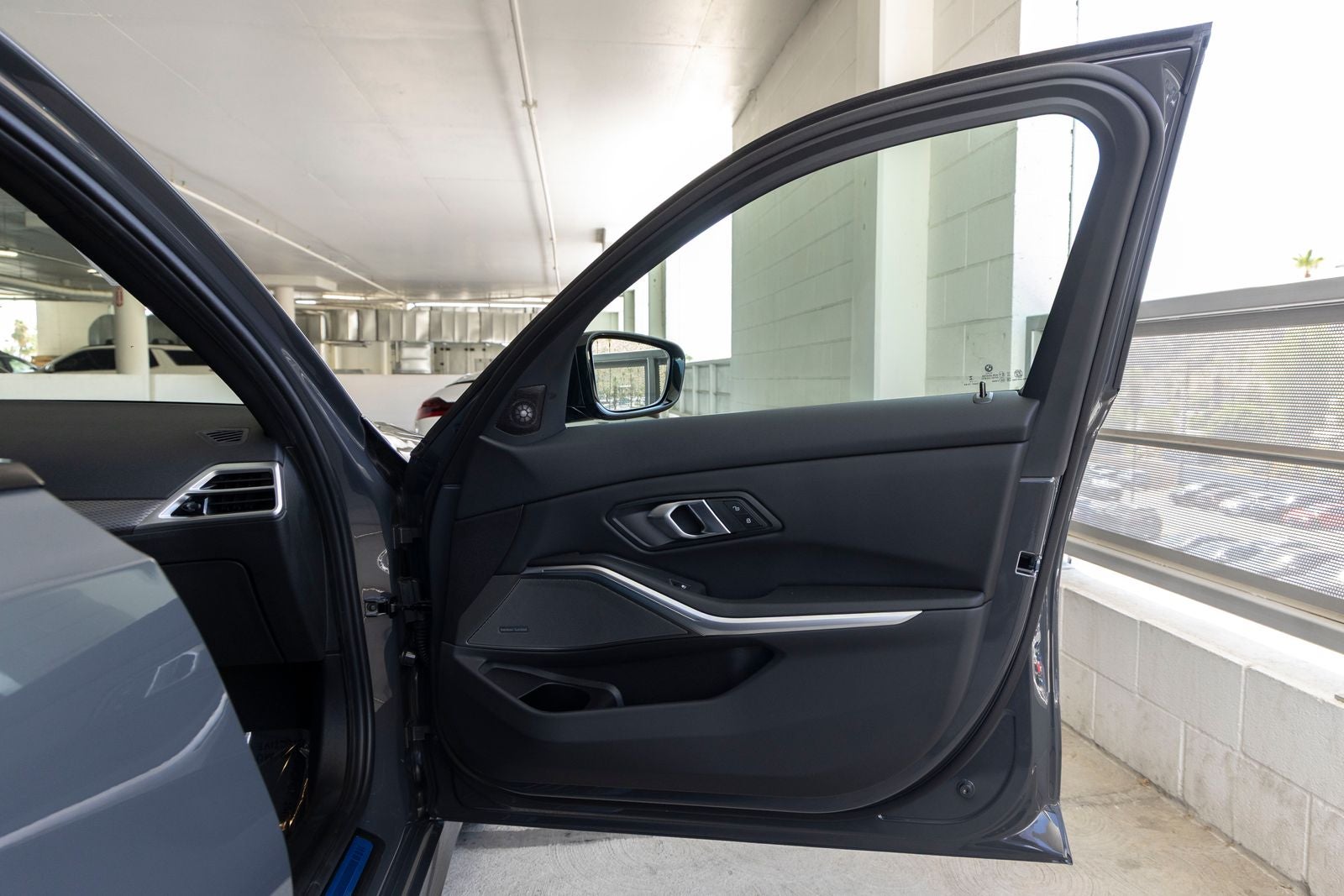 2026 BMW 330i 330i