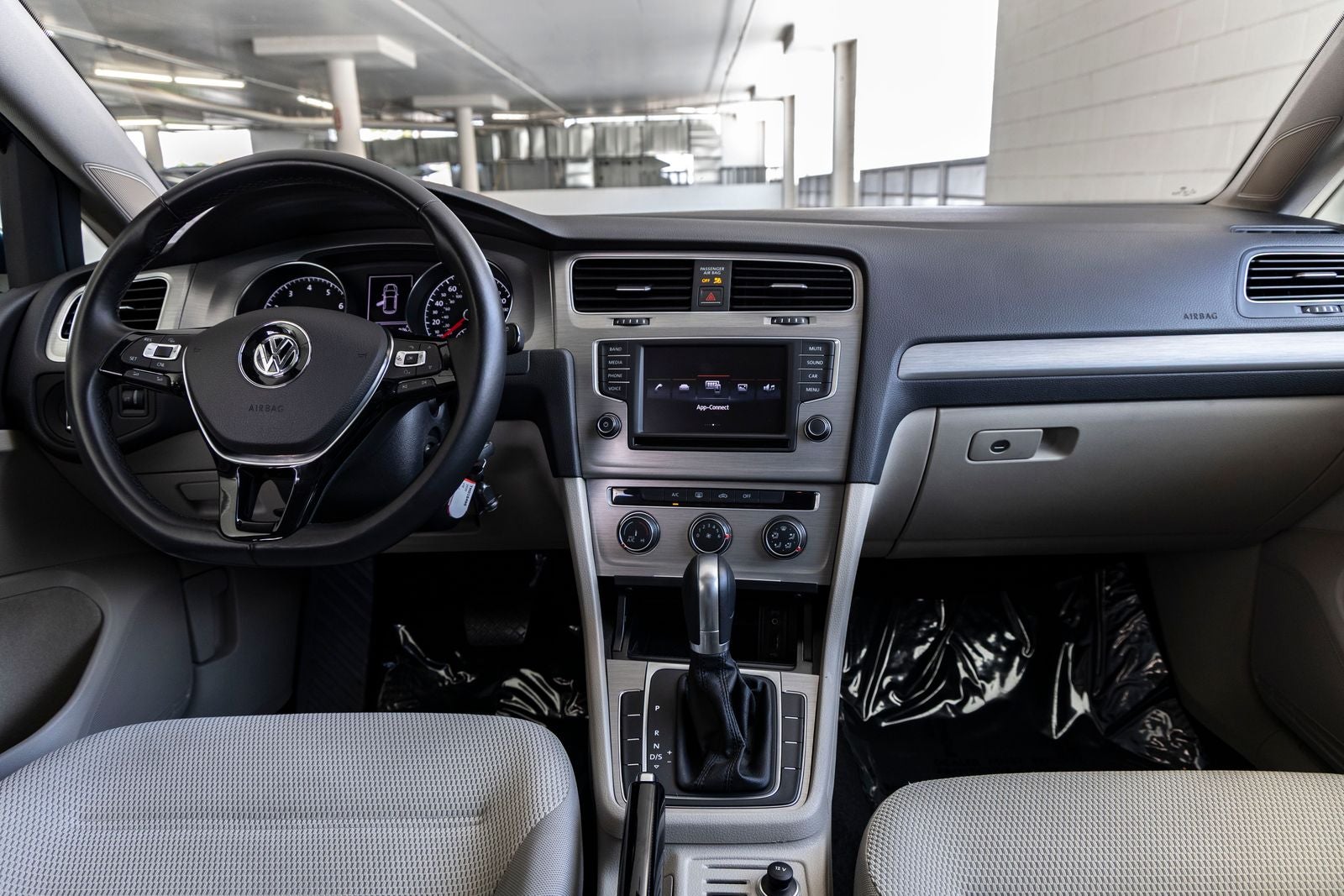 2016 Volkswagen Golf TSI S 4-Door