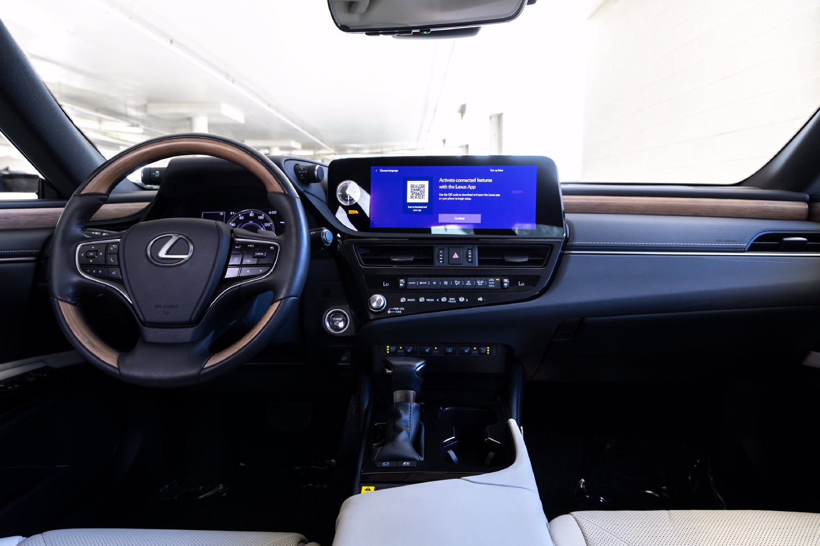 2024 Lexus ES 300h Luxury
