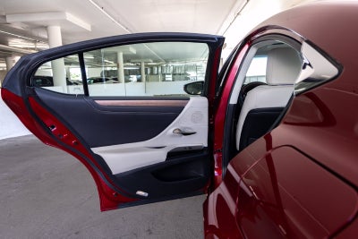 2024 Lexus ES 300h Luxury