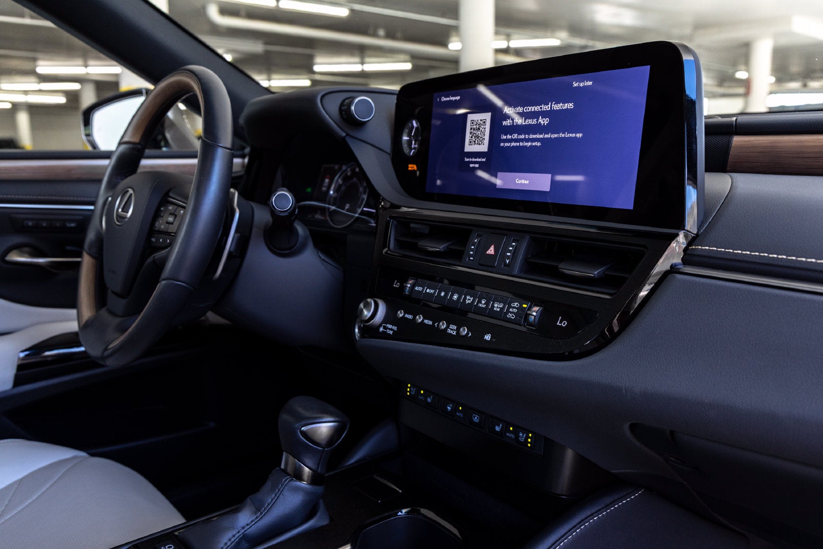 2024 Lexus ES 300h Luxury