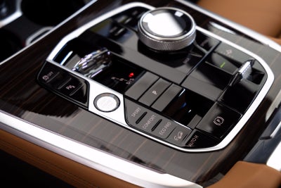 2027 BMW X7 Base