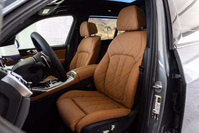 2027 BMW X7 Base