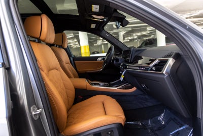 2027 BMW X7 Base
