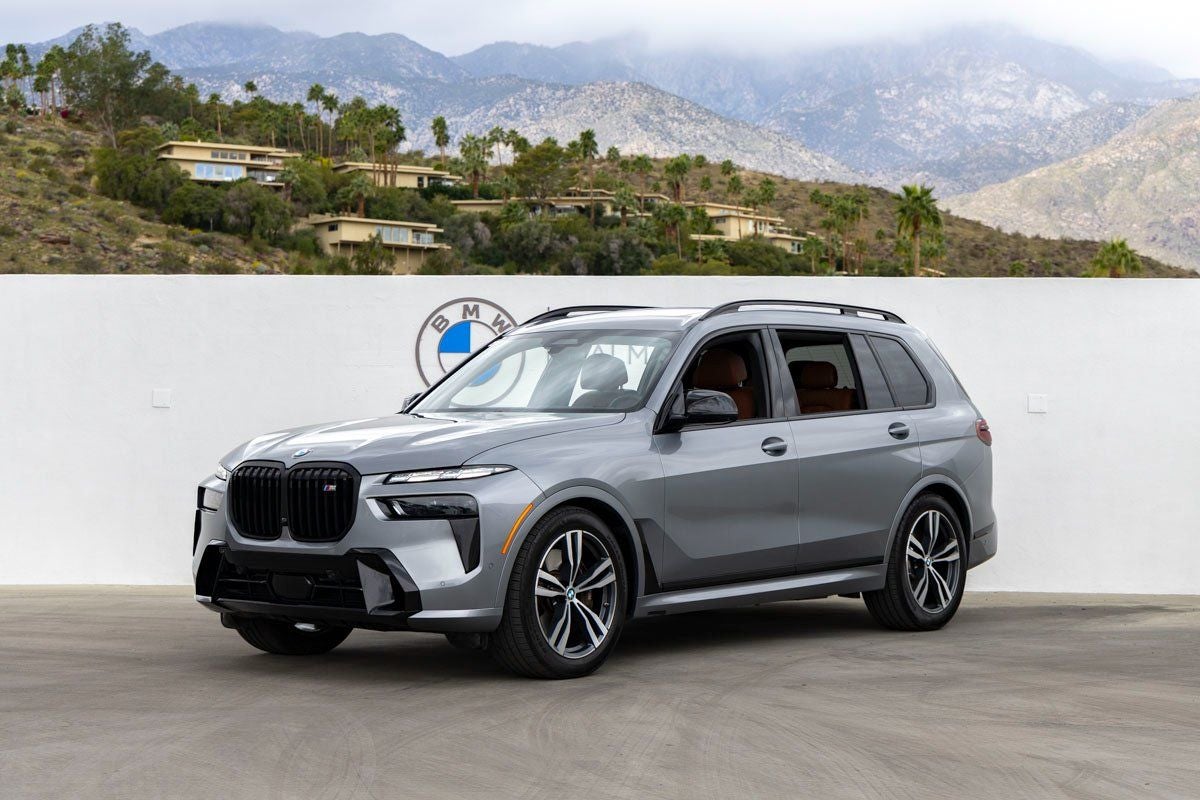 2025 BMW X7 M60i