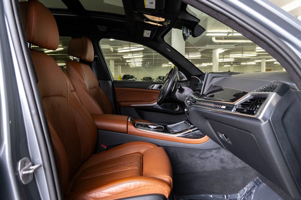 2025 BMW X7 M60i