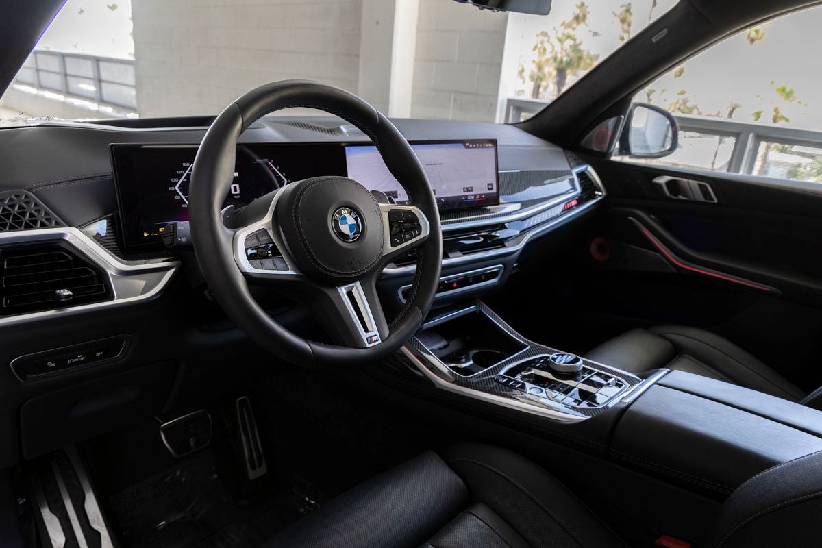 2025 BMW X7 M60i