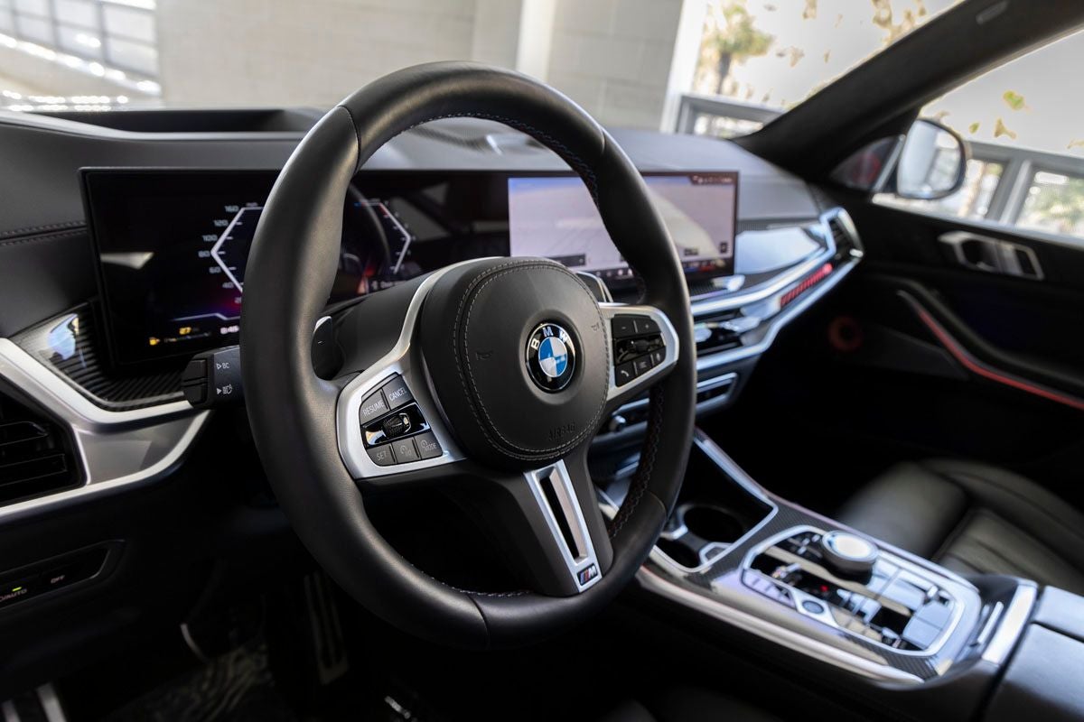 2025 BMW X7 M60i