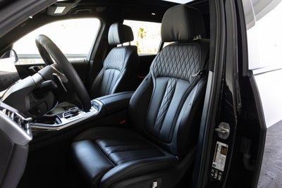 2025 BMW X7 M60i