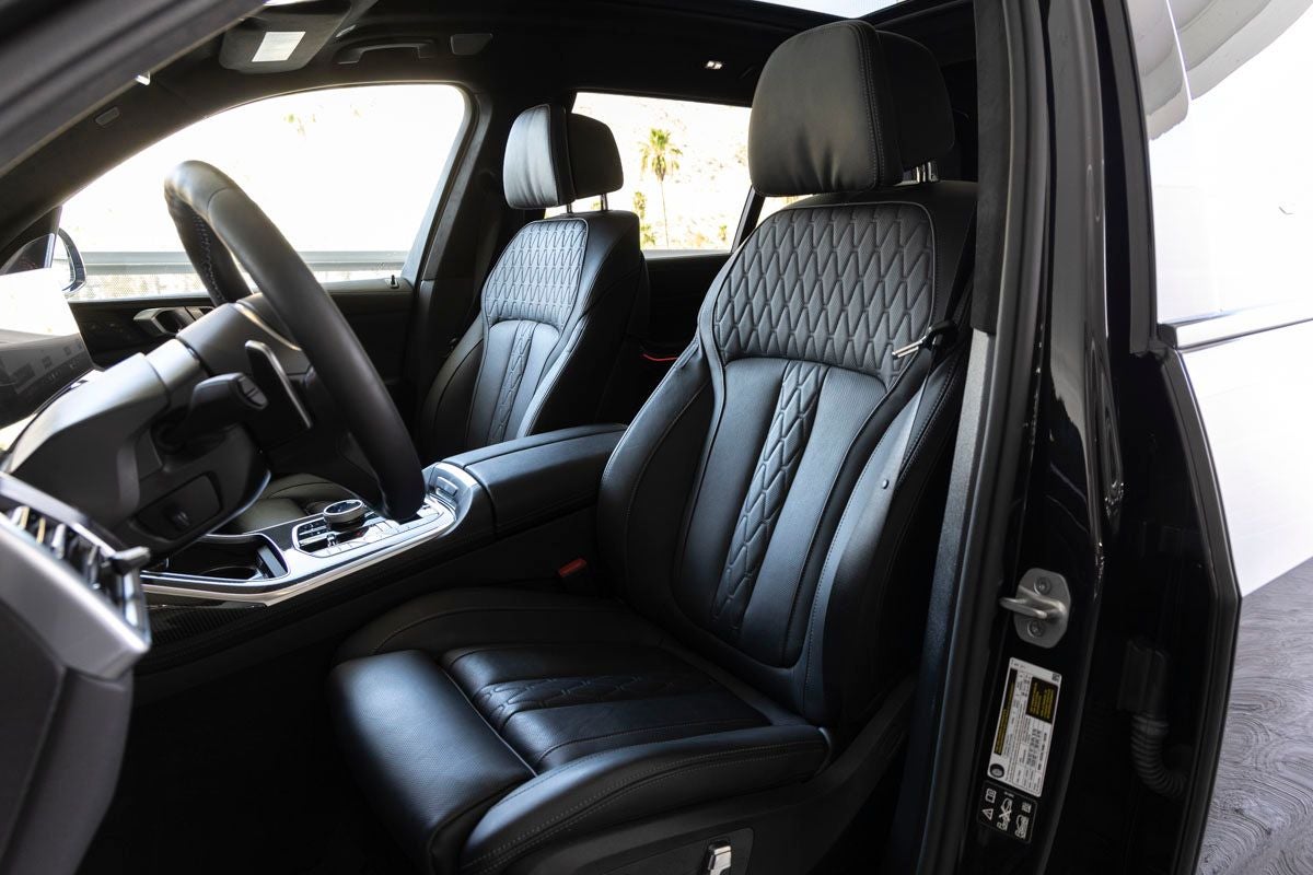 2025 BMW X7 M60i