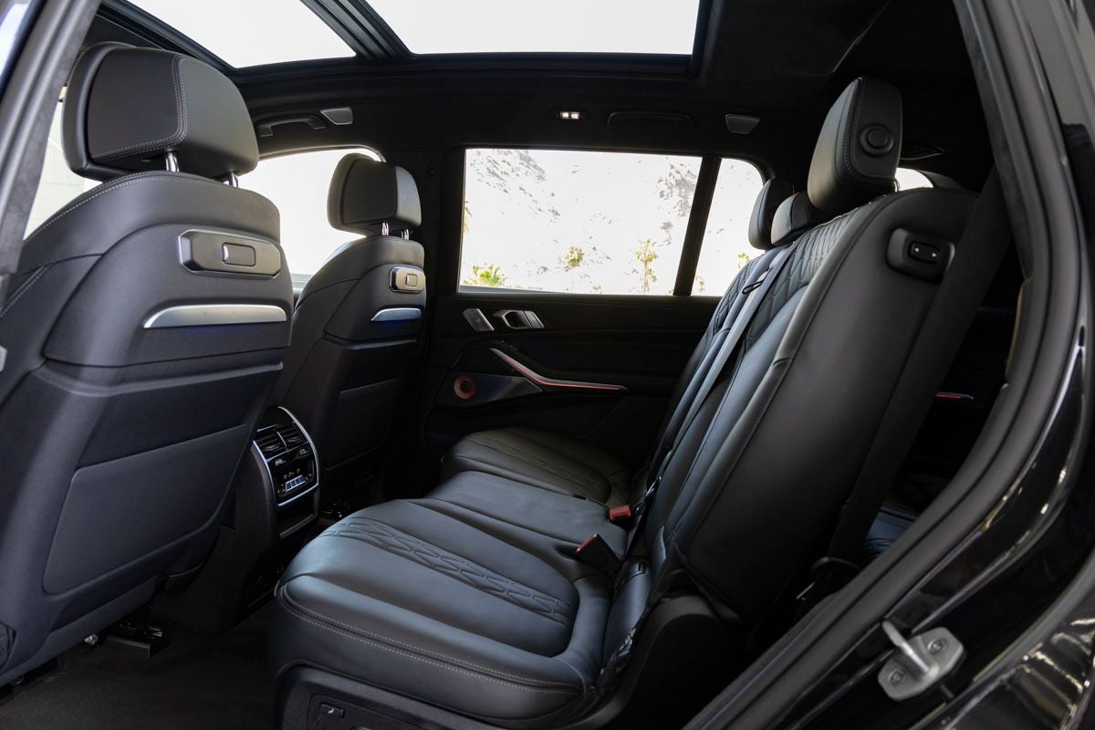 2025 BMW X7 M60i