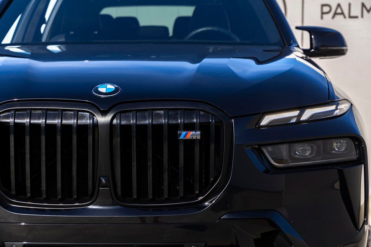 2025 BMW X7 M60i