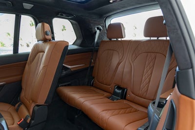 2025 BMW X7 M60i