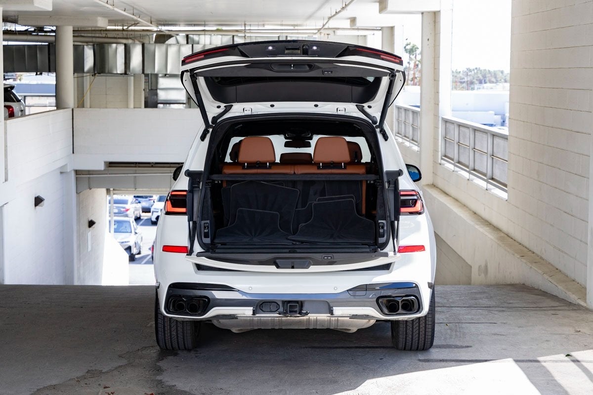 2025 BMW X7 M60i