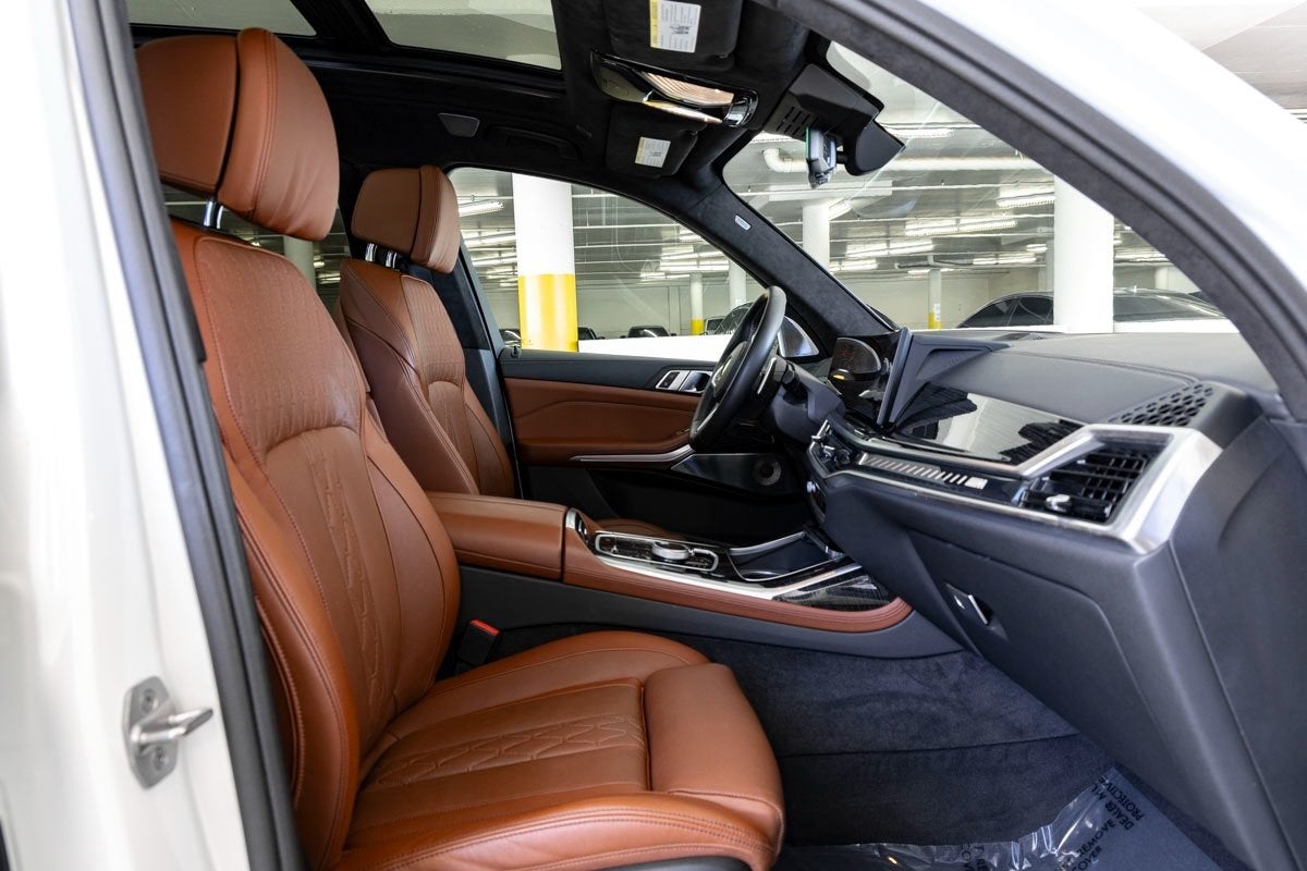2025 BMW X7 M60i