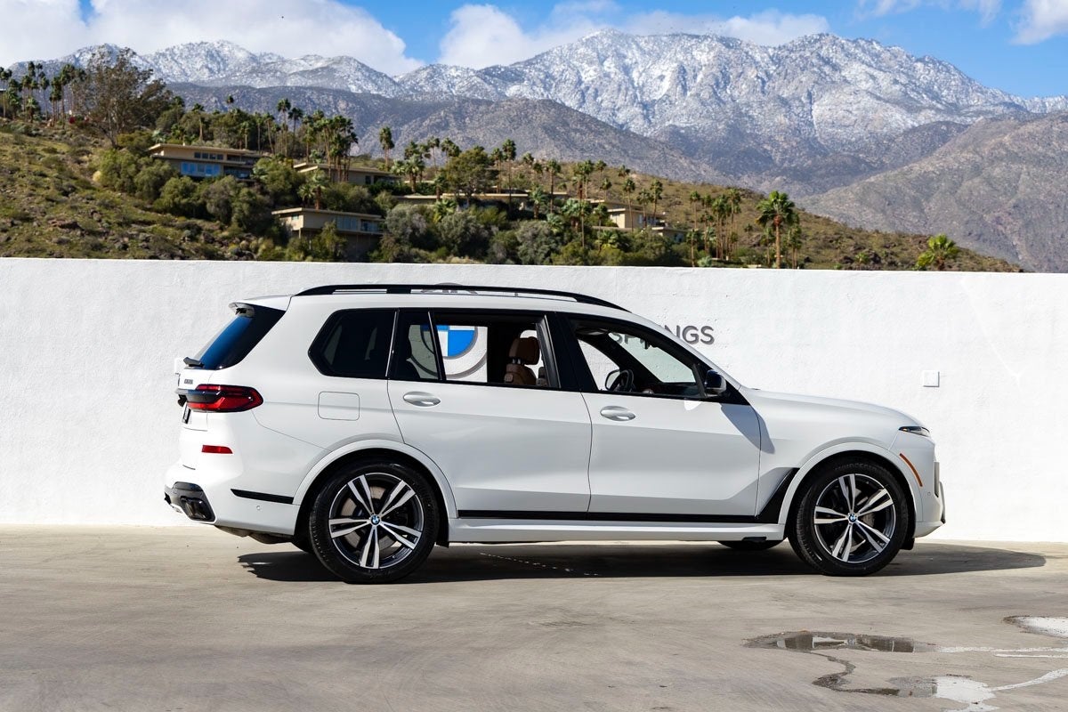 2025 BMW X7 M60i
