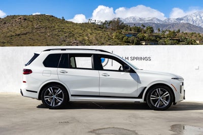 2025 BMW X7 M60i